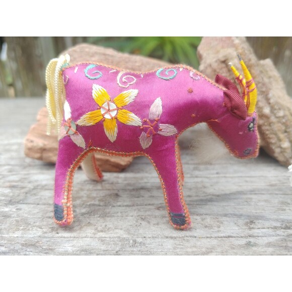 Vintage Miniature Embroidered Silk Stuffed Water Buffalo - Picture 3 of 10